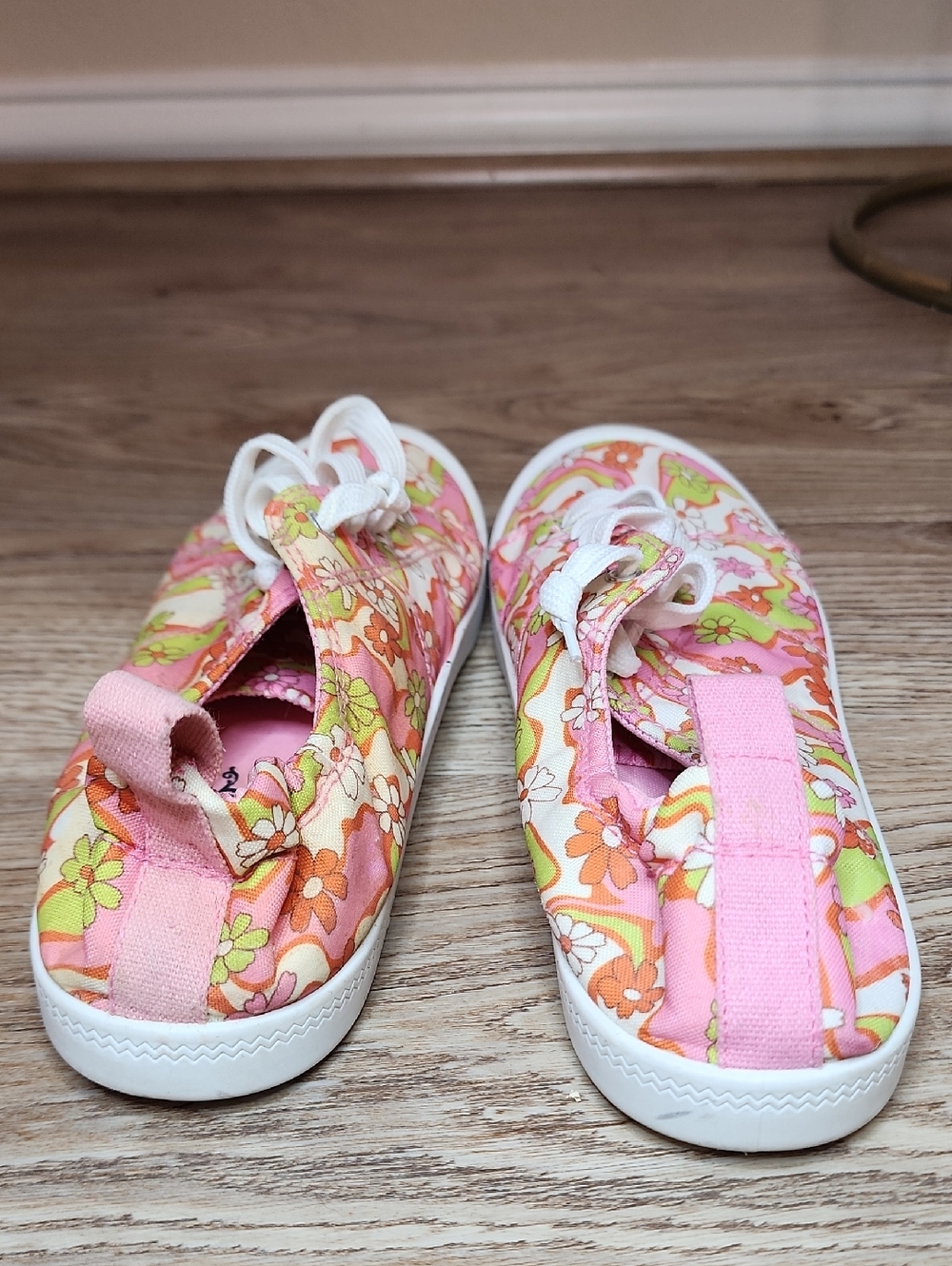 Sole Mates Womens Vibrant Pink Orange Green Floral Canvas Retro Sneakers Lace Up - Picture 3 of 10